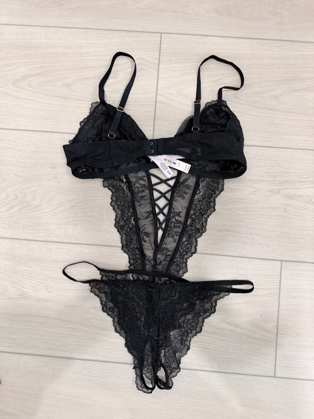 NWT Victoria's Secret Dream Angels Crotchless Black Lace Lattice-Front Teddy - Picture 4 of 6